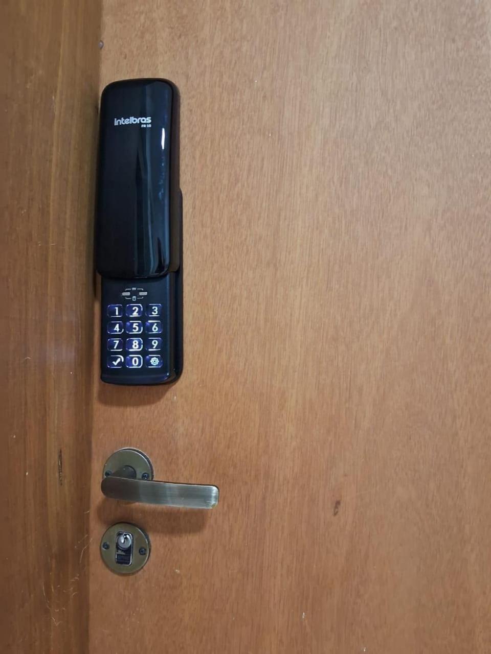 Bem No Centro, Cozinha Completa, Varanda E Garagem Посус-ди-Калдас Экстерьер фото