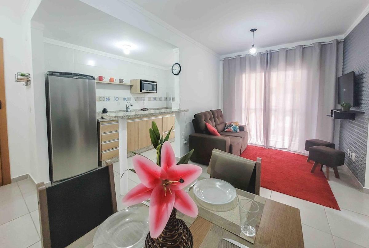 Bem No Centro, Cozinha Completa, Varanda E Garagem Посус-ди-Калдас Экстерьер фото