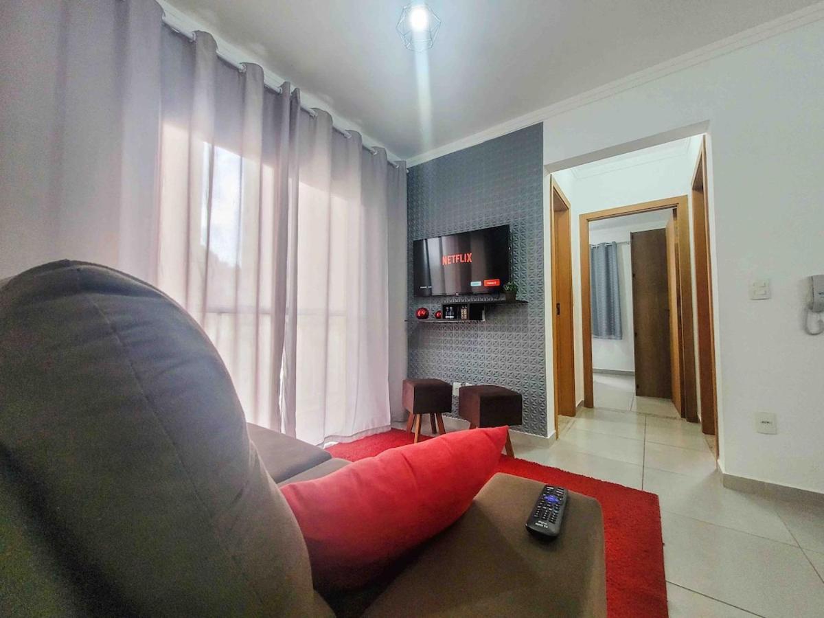 Bem No Centro, Cozinha Completa, Varanda E Garagem Посус-ди-Калдас Экстерьер фото
